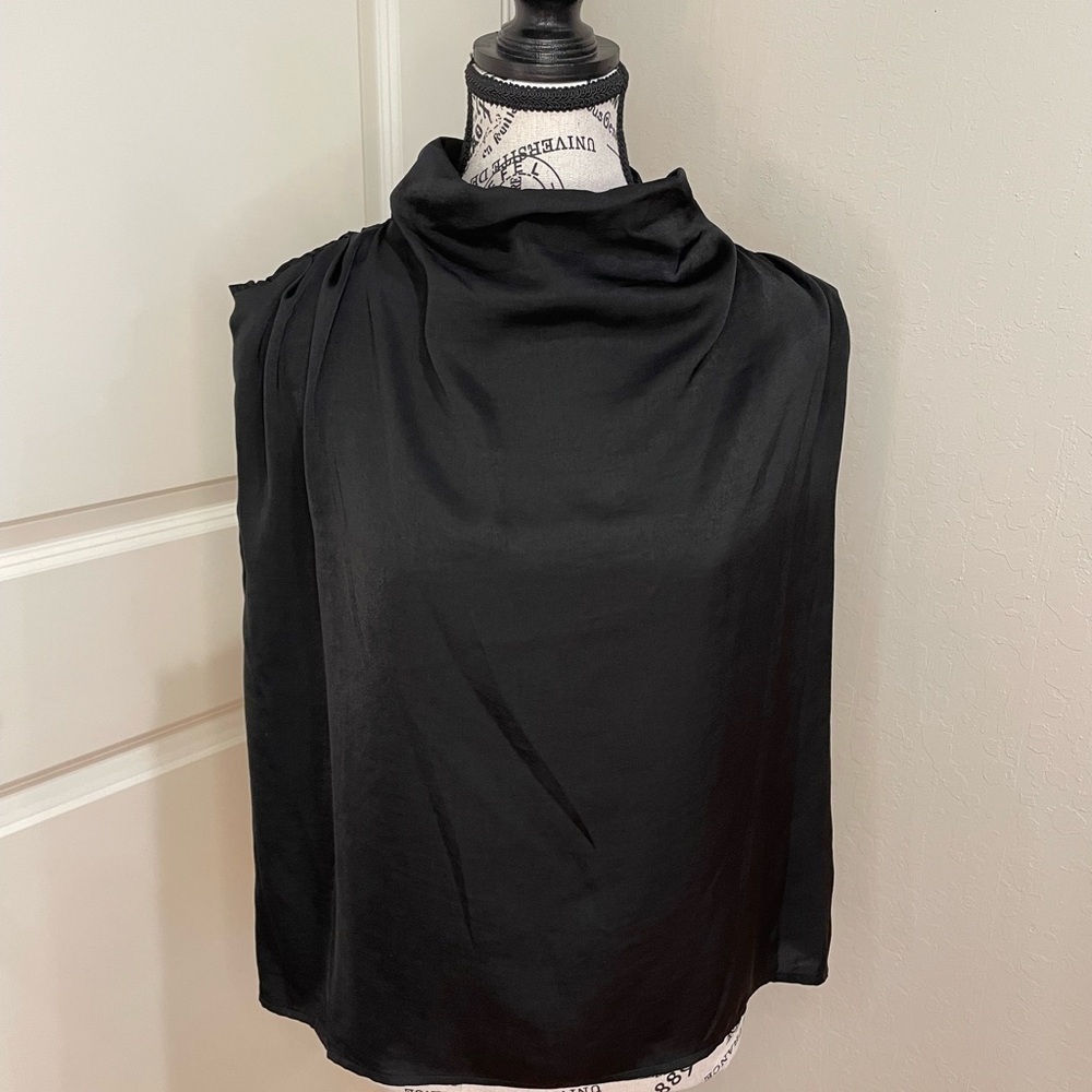 ASTR The Label Black Sleeveless Blouse Size Large